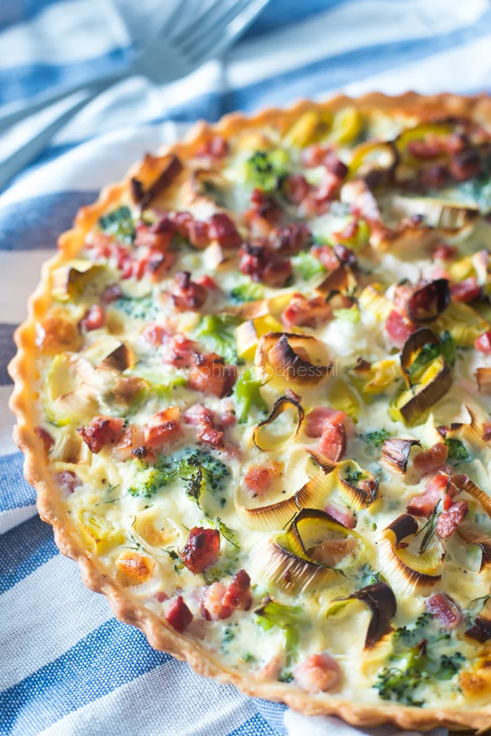 Quiche met prei, broccoli en spekjes 1 quiche met prei, broccoli en spekjes