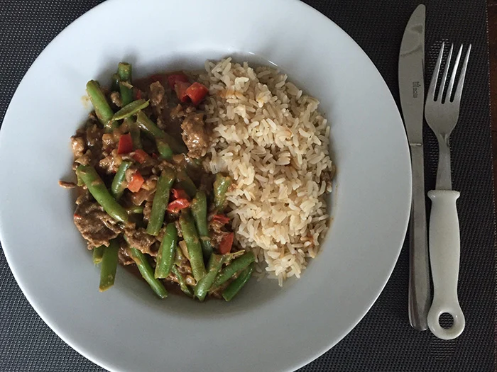 OMF's Eetoverzicht week 7 3 sateschotel