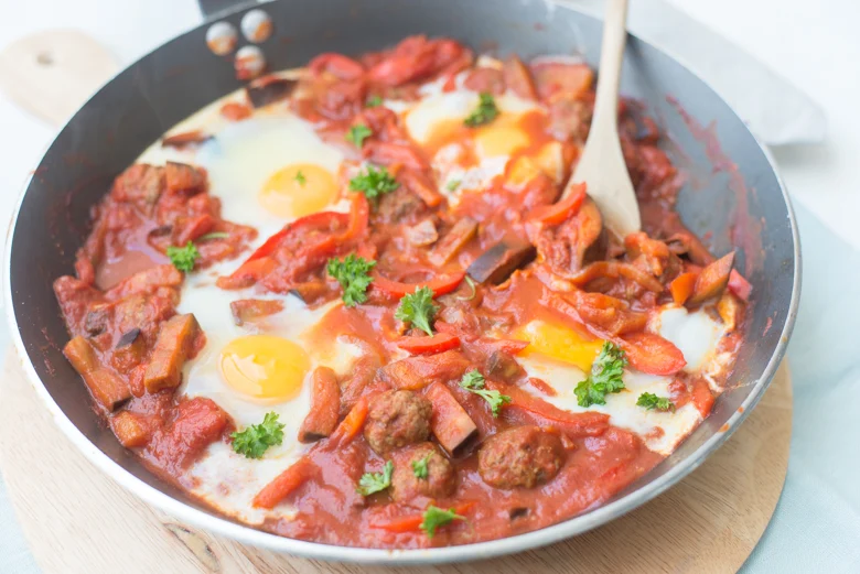Shakshuka met aubergine en gehakt 29 Shakshuka met aubergine en gehakt