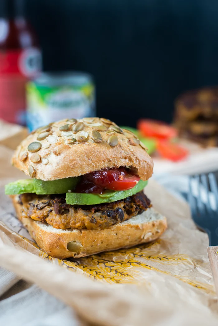 Vegan burger met zwarte bonen 1 Vegan burger met zwarte bonen
