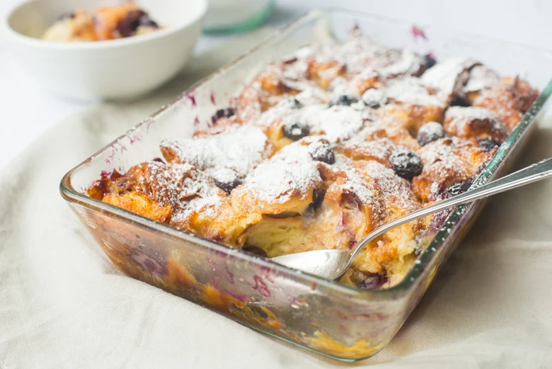 Paasvideo: Croissantpudding met blauwe bessen 31 Croissantpudding