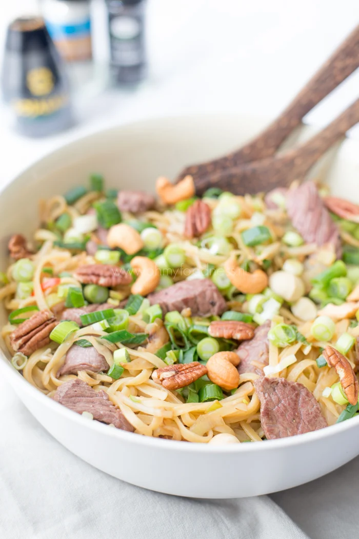Kruidige Oosterse salade met struisvogelbiefstuk 1 Kruidige Oosterse salade met struisvogelbiefstuk