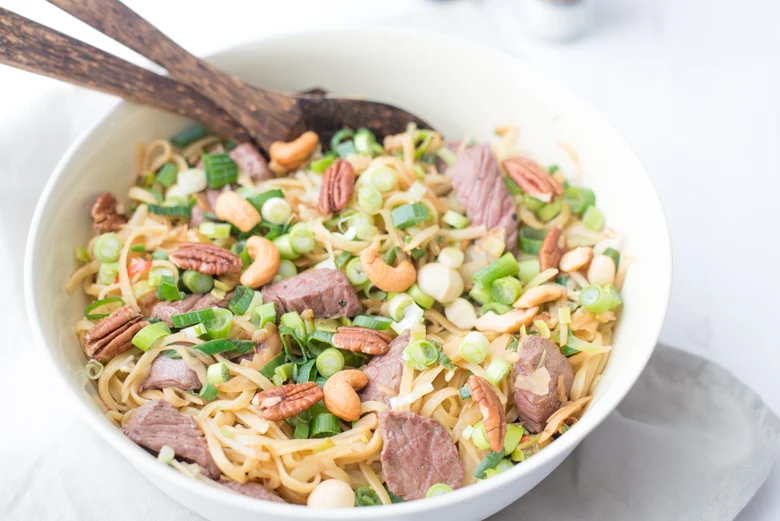 Kruidige Oosterse salade met struisvogelbiefstuk 15 Kruidige Oosterse salade met struisvogelbiefstuk
