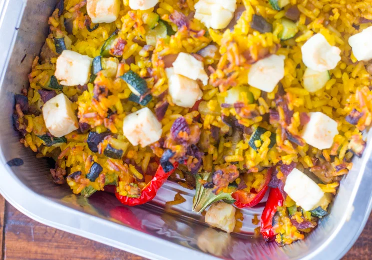 Gevulde puntpaprika's met gele rijst en kliekjes 6 Gevulde puntpaprika's met gele rijst en kliekjes