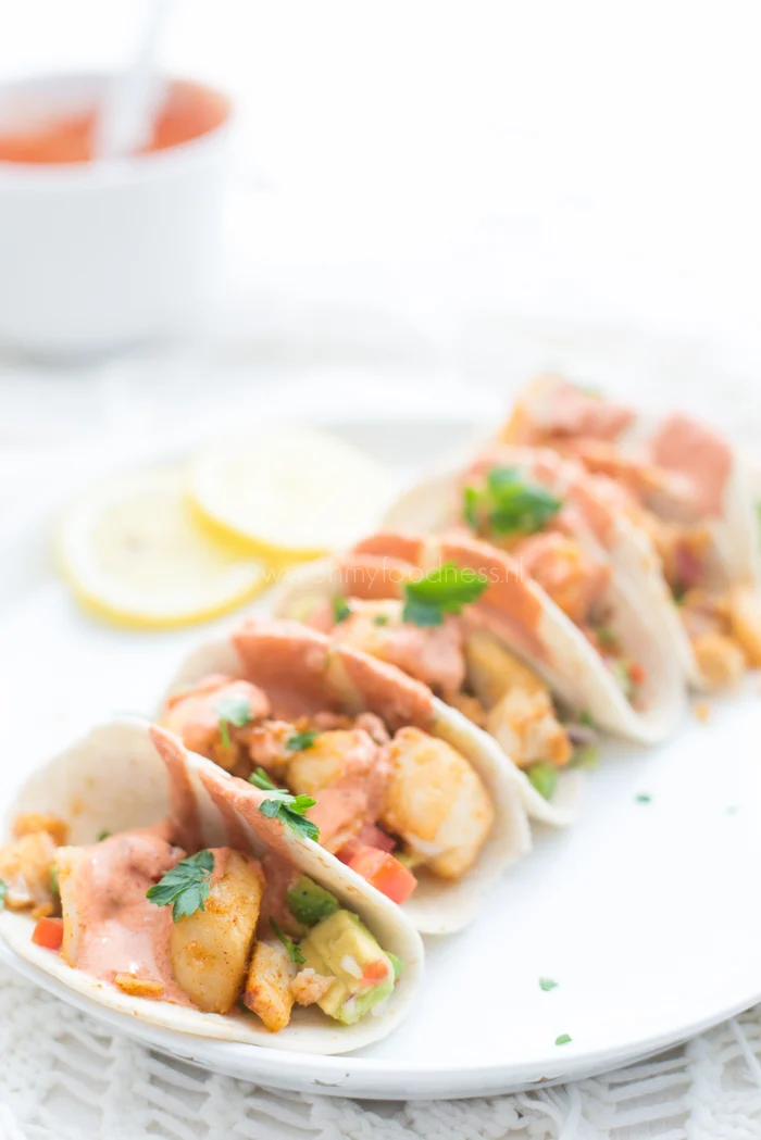 Vistaco's met rode yoghurtsaus 1 Vistaco's met rode yoghurtsaus