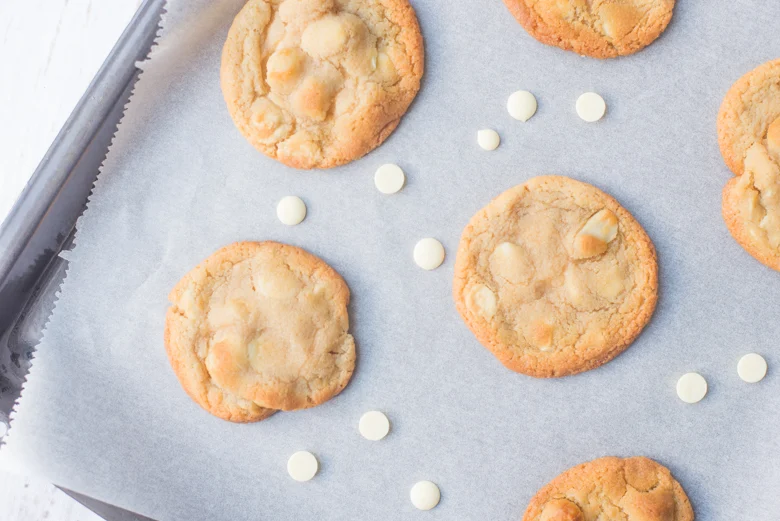 Witte chocolade & macadamia cookies