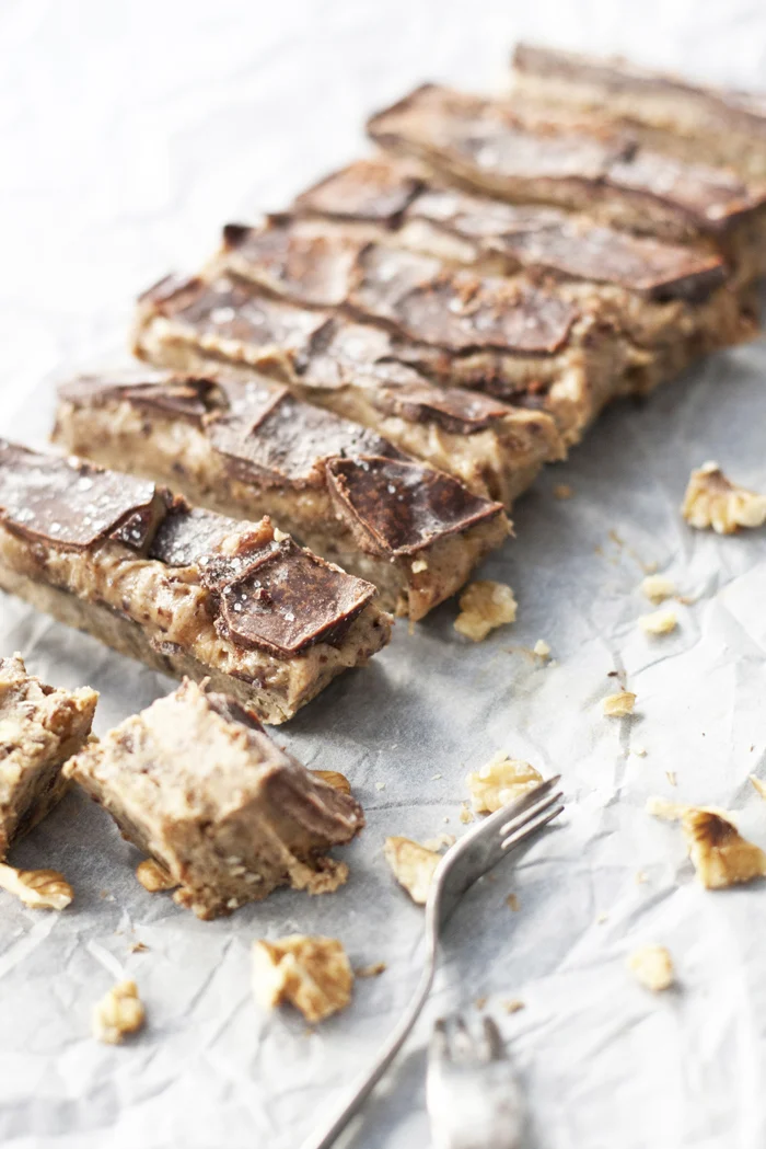 Salted caramel chocolate bars met dadels 1 OMF_Viv_saltedcaramelchocbars