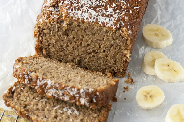 10x favoriete tussendoortjes (verantwoord) 3 OMF Vivian BanaanKokosHavermoutBrood FI