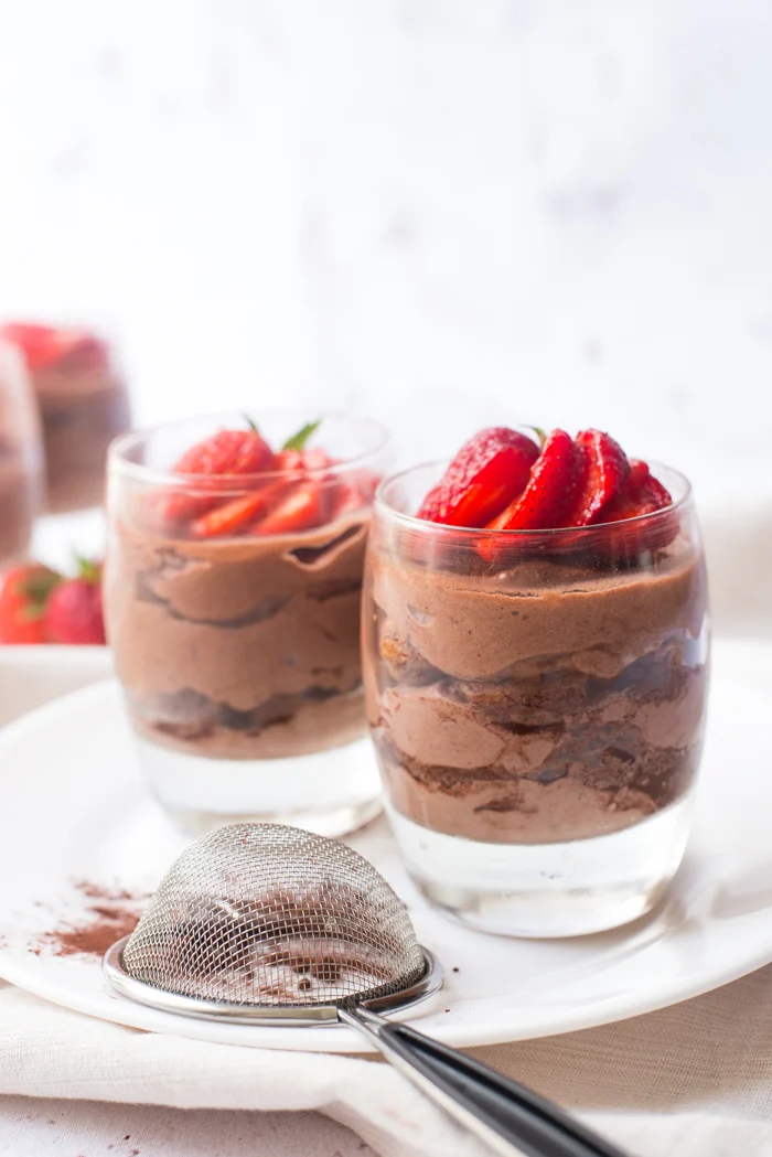 Video: Chocoladetiramisu met verse aardbeien 1 Chocoladetiramisu met verse aardbeien