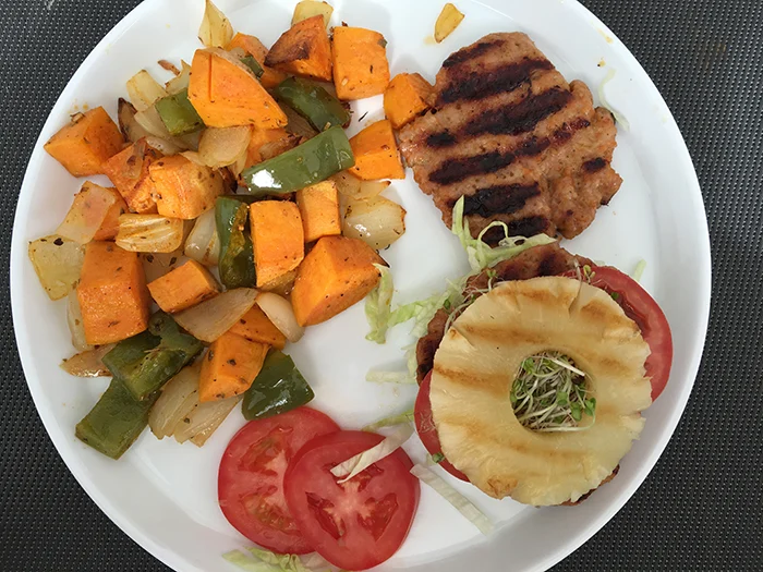 OMF's Eetoverzicht week 27 2 hawaiiburger