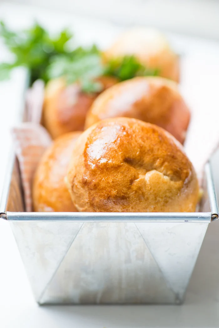 Video: Gevulde Knoflook-Kaasbroodjes 1 Gevulde knoflook-kaasbroodjes