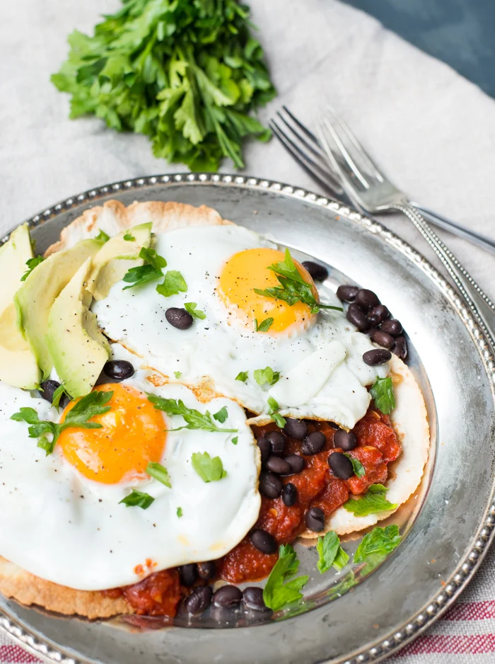 Huevos Rancheros (voor het avondeten) 2 Huevos Rancheros