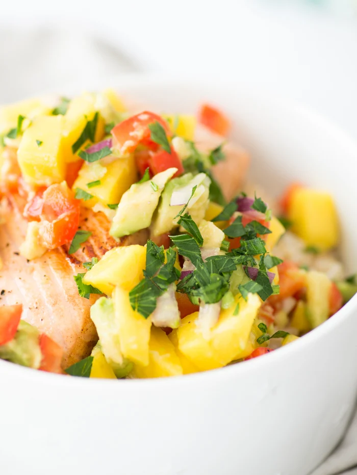 Rijst met zalm en avocado-mangosalsa 2 Rijst met zalm en avocado-mangosalsa