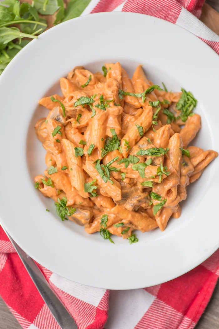 Video: Penne met Hollandse garnalen en paddestoelen 1 Penne met Hollandse garnalen en paddestoelen