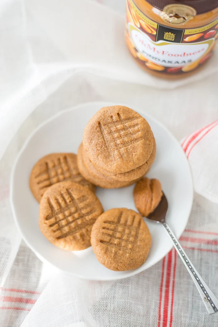 Pindakaaskoekjes met 3 ingrediënten 1 Pindakaaskoekjes met 3 ingrediënten