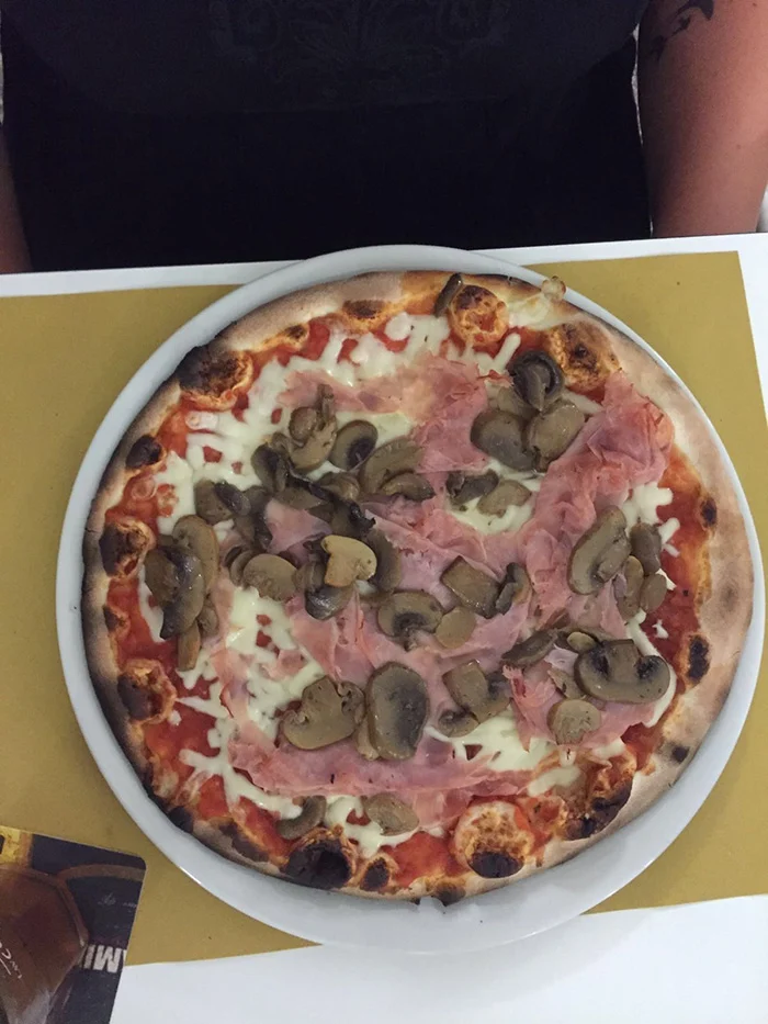 Foodie in Cavallino (Italië) 12 pizza_prosciutto_e_funghi