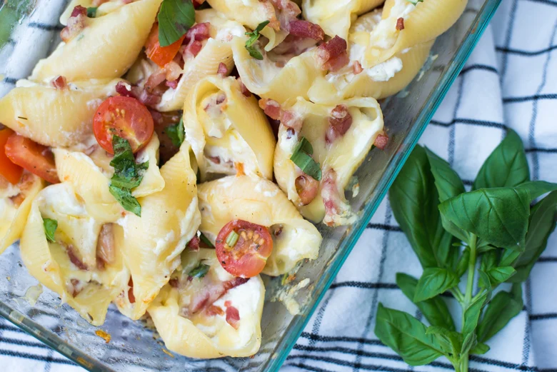 Gevulde pastaschelpen met ricotta en bacon 20 Gevulde pastaschelpen met ricotta en bacon