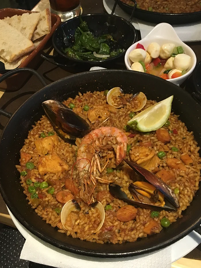 Foodie in Barcelona 4 paella