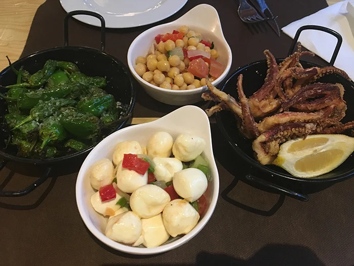 Foodie in Barcelona 3 tapas_voor_paella