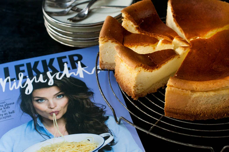 Cook the Books: Cheesecake met Boterkoek Bodem uit Lekker van Miljuschka 22 IMG 6259