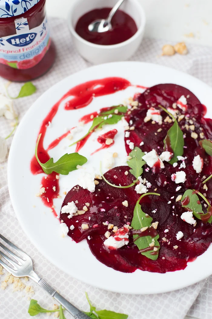 Bietencarpaccio met frambozendressing & geitenkaas 3 Bietencarpaccio met frambozendressing & geitenkaas