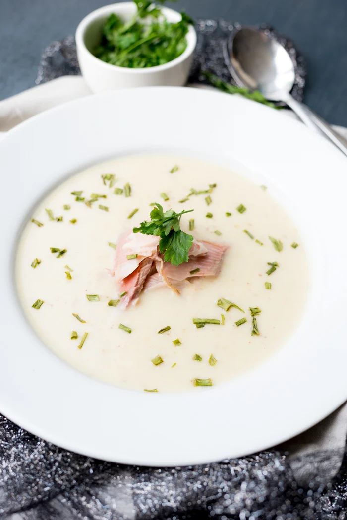 Romige witlofsoep met gerookte forel 2 Romige witlofsoep met gerookte forel