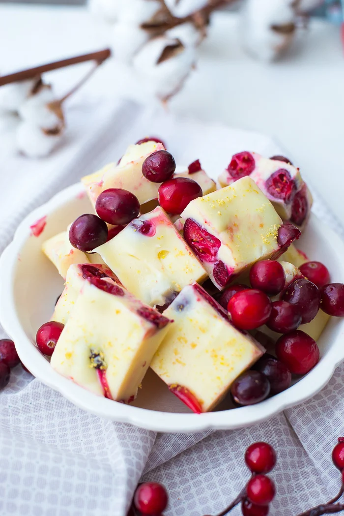 Witte chocoladefudge met cranberries 1 Witte chocoladefudge met cranberries