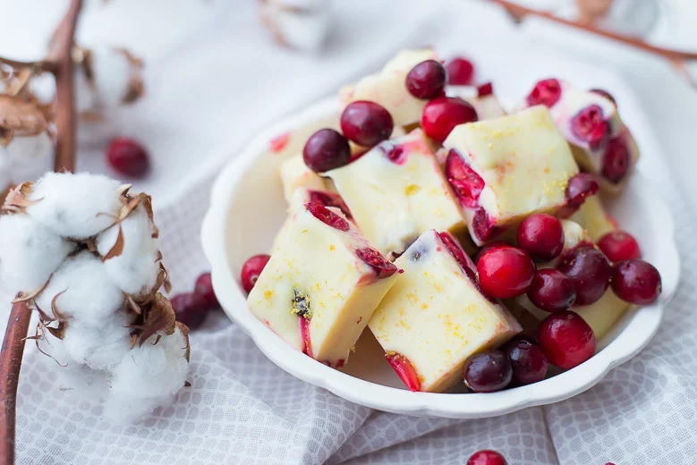 Witte chocoladefudge met cranberries 2 Witte chocoladefudge met cranberries