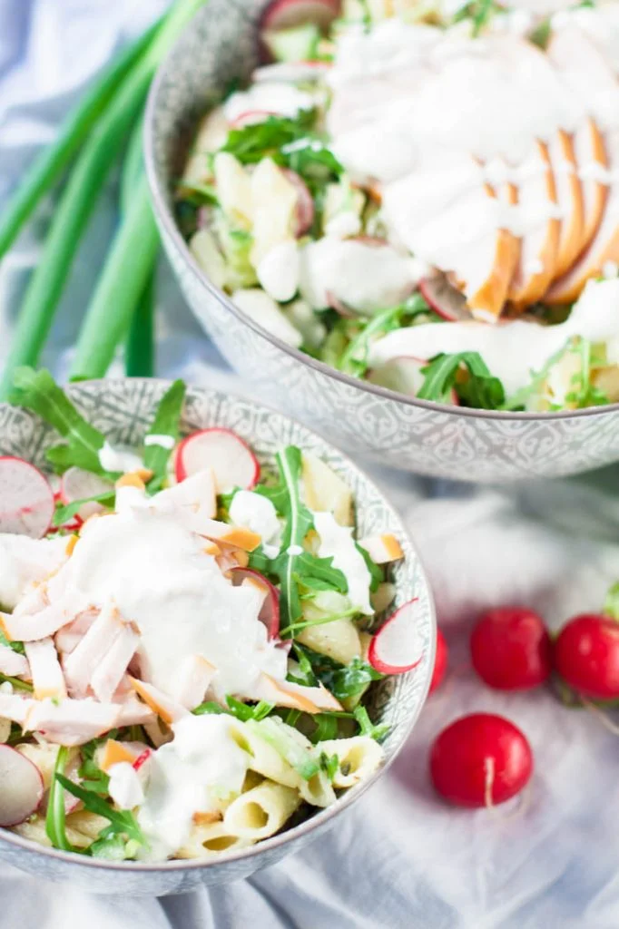 Pastasalade met gerookte kip en yoghurtdressing 1 IMG 7543