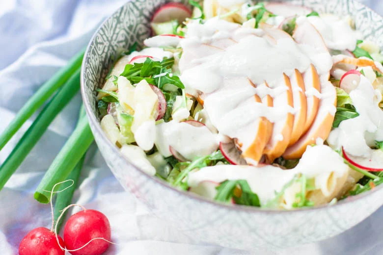 Pastasalade met gerookte kip en yoghurtdressing 3 IMG 7561
