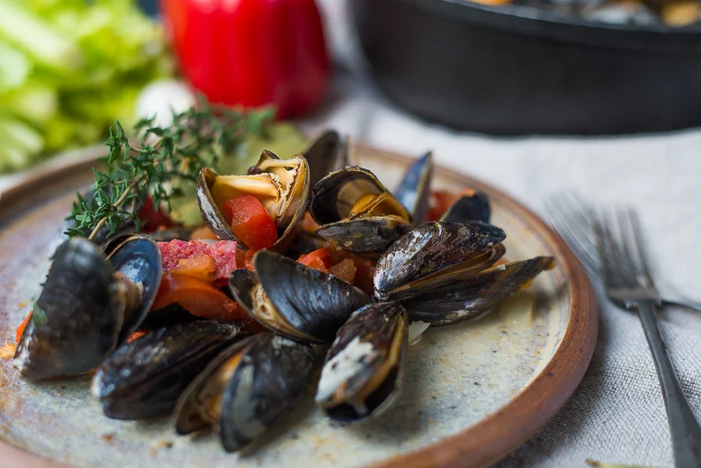 Zeeuwse mosselen op Spaanse wijze 6 Zeeuwse mosselen op Spaanse wijze