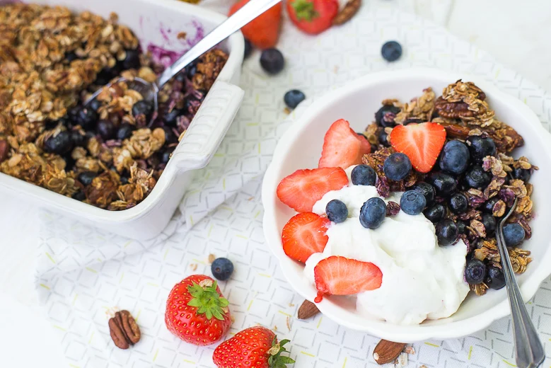 Ontbijtcrumble met blauwe bessen