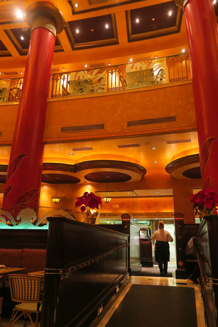 CITY GUIDE | LAS VEGAS - TO EAT 5 The Cheesecake Factory