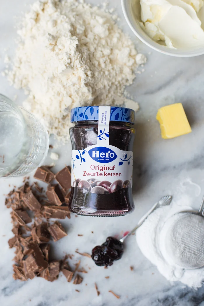 Chocolade-kersen Plukbrood 2 chocolade-kersen plukbrood