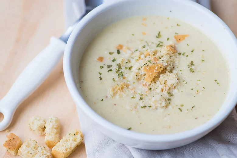 Geroosterde bloemkool-uiensoep 5 Geroosterde bloemkool-uiensoep