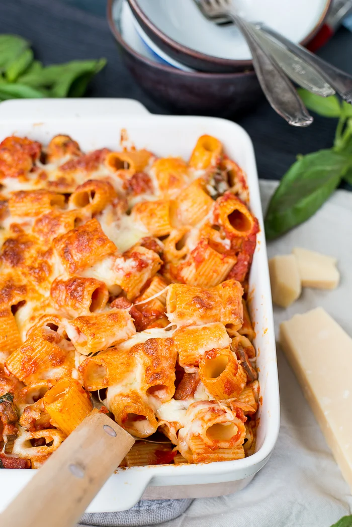 Rigatoni pastaschotel met salami en champignons 2 Rigatoni pastaschotel met salami en champignons