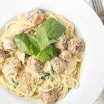 Spaghetti met kip-pestoballetjes