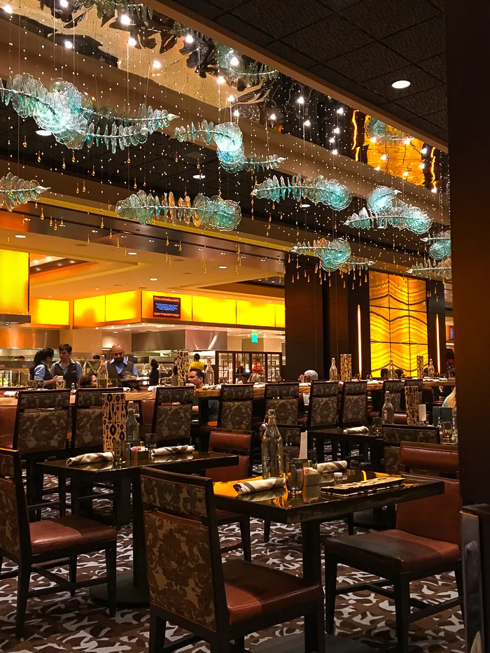 CITY GUIDE | LAS VEGAS - TO EAT 7 Wicked Spoon Buffet