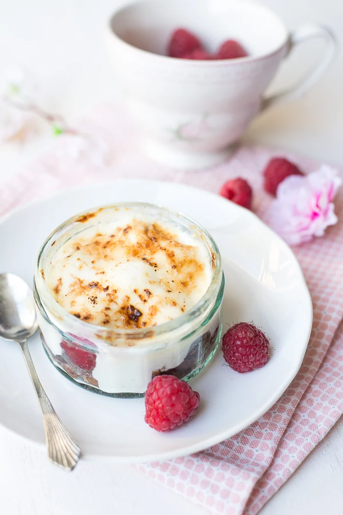 Yoghurt crème brûlée met granola 1 Yoghurt creme brulee