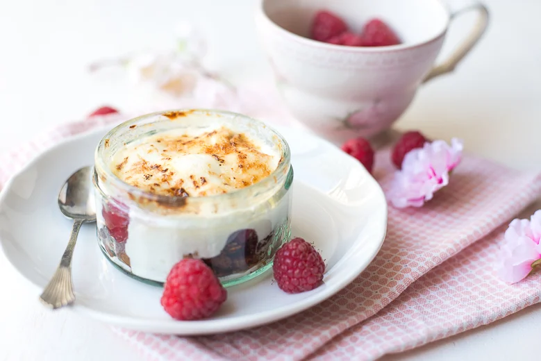 Yoghurt creme brulee