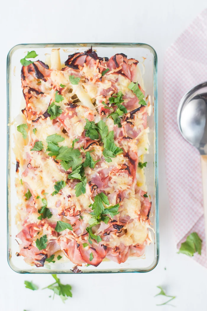 Gegratineerde ovenschotel met witte asperges en beenham 1 Gegratineerde ovenschotel met witte asperges