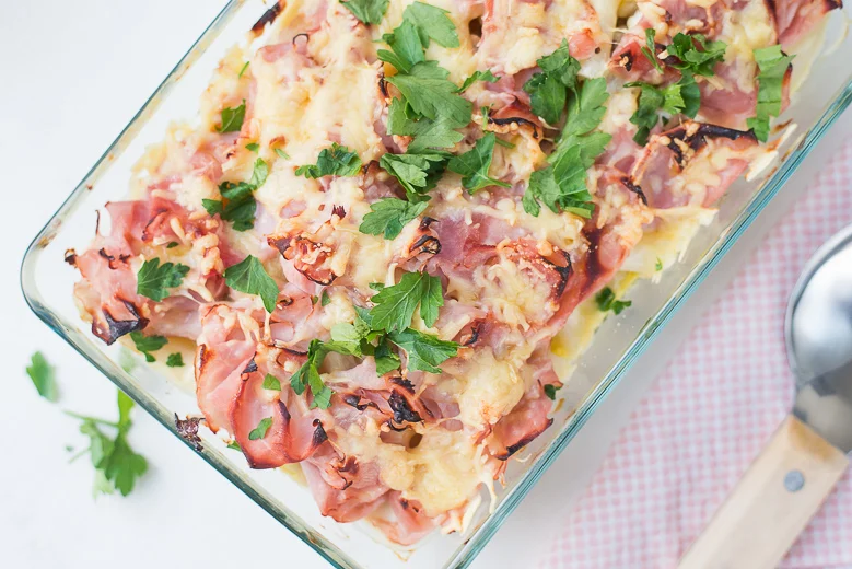 Gegratineerde ovenschotel met witte asperges en beenham 3 Gegratineerde ovenschotel met witte asperges