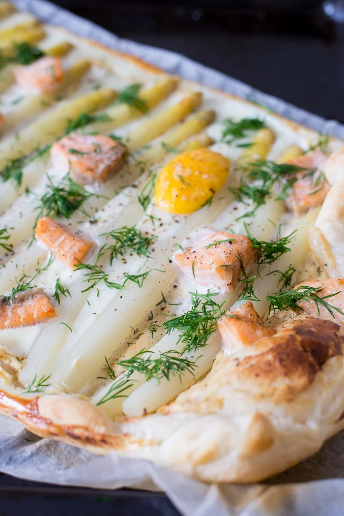 Plaattaart met witte asperges en zalm 2 Plaattaart met witte asperges en zalm