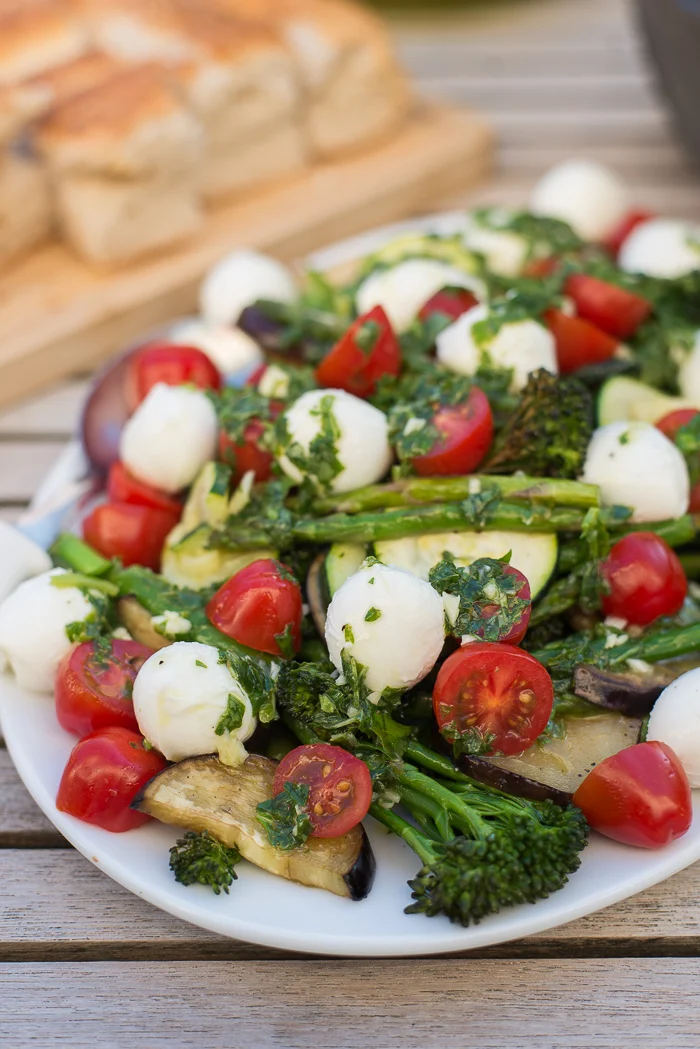 Gegrilde groente Caprese met basilicumdressing 2 Gegrilde groente Caprese met basilicumdressing