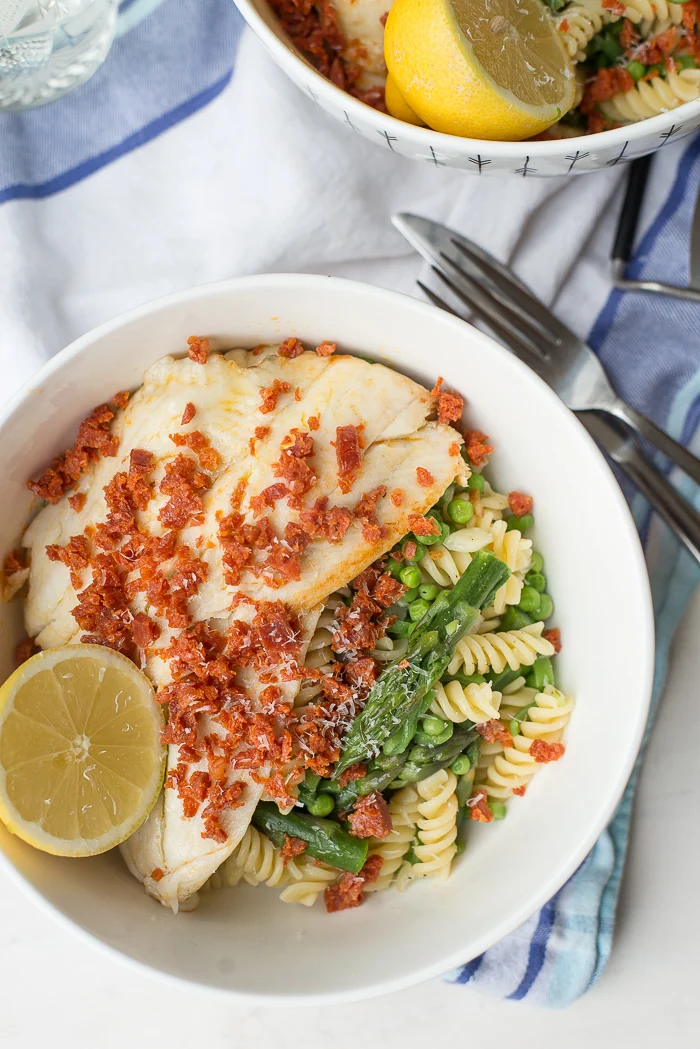 Pasta met groene groenten, scholfilet en chorizokruim 1 Pasta met groene groenten, schol en chorizokruim