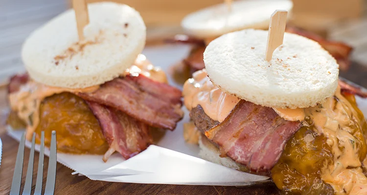 De burger van Julius Bar & Grill