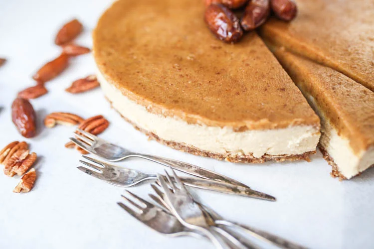 RAW Vanillecheesecake met dadelkaramel 9 3M8A8086 2