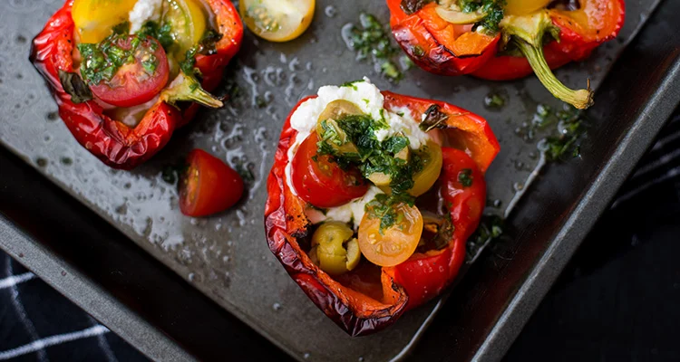 Paprika's uit de oven met ricotta en basilicumolie 3 Paprika's uit de oven met ricotta en basilicumolie