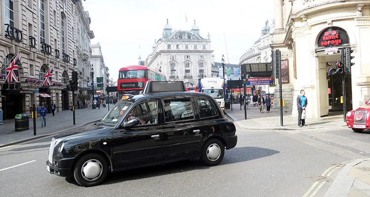 CITY GUIDE | LONDEN - TO KNOW 24 City Guide Londen - To Know