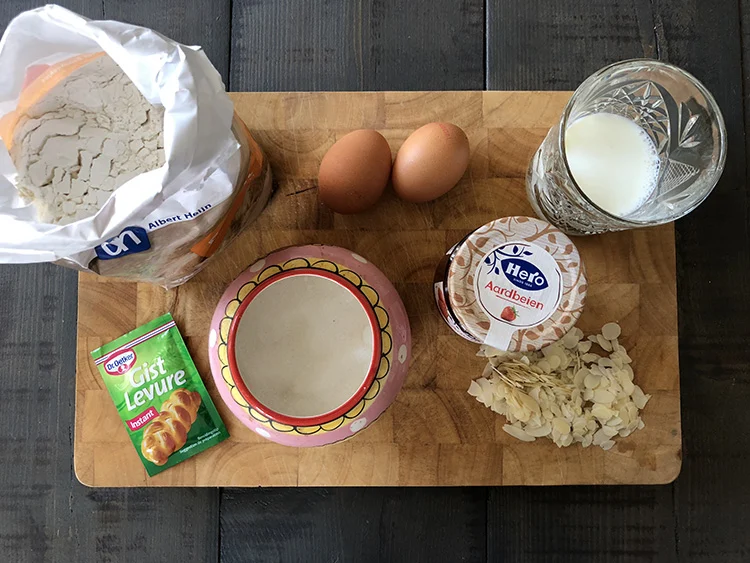 Aardbeienrolletjes met amandelen 2 hero ingredienten